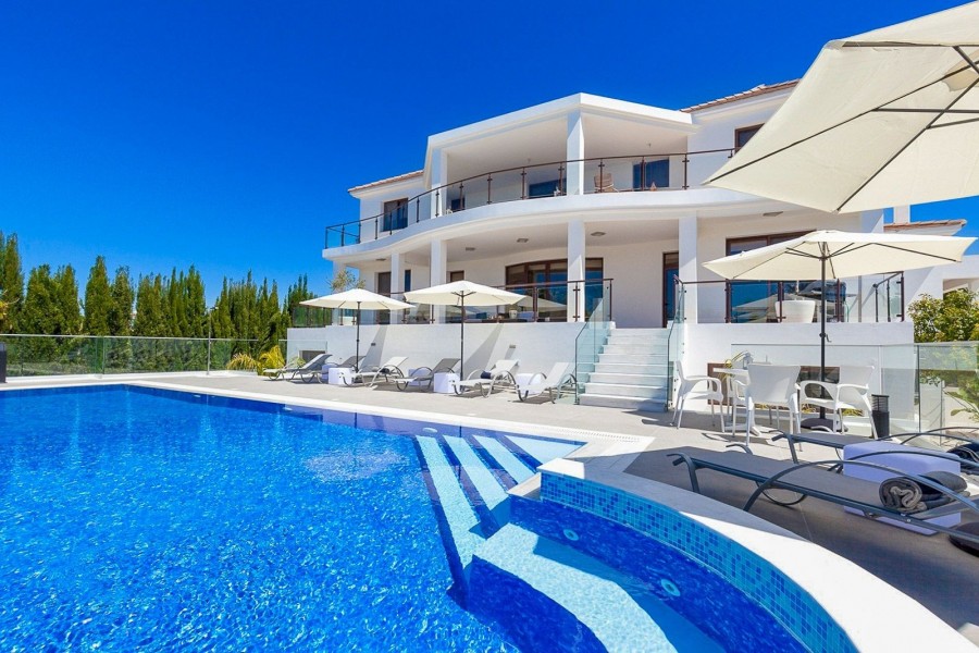 Exciting news! Villa 623533 a 5 bedroom villa in Sea Caves joins us! 